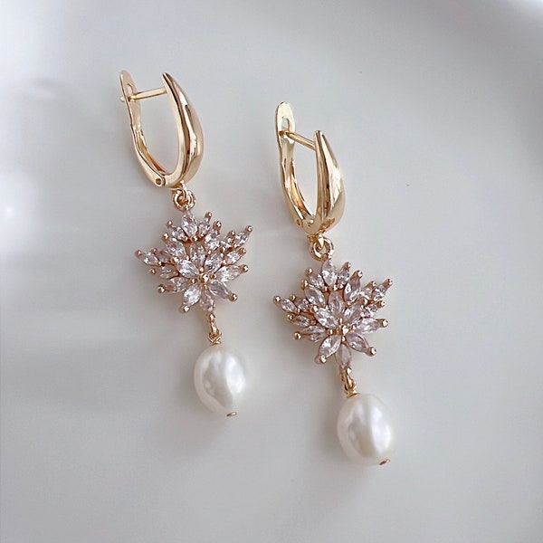 Pearl Earrings/ Bridal Earrings/ Wedding Earrings/ Statement Earrings