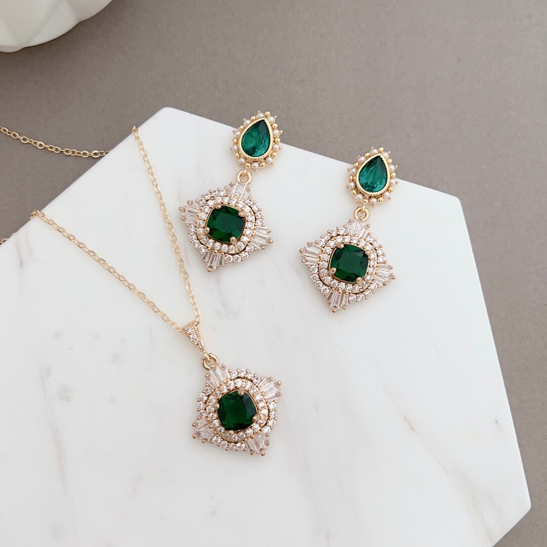 Emerald Art Deco Pendant Necklace/ Birthday Gift for Women/ Bridal