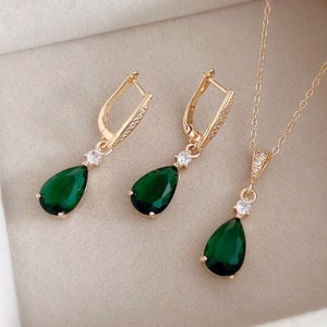 Minimal Teardrop Cham Earrings/ Emerald Earrings/ Birthstone Gift For Women/ Special Gift For Her/ Wedding Jewelry