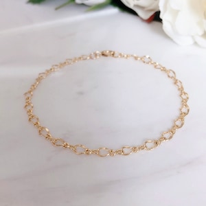24K Gold Filled Twisted Link Chain Bracelet/ Dainty Bracelet/ Layering Bracelet/ Minimal Bracelet