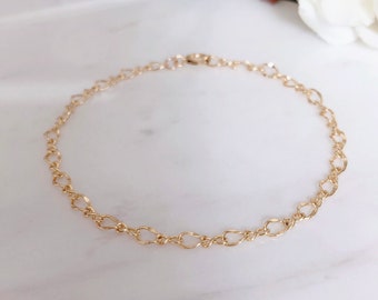 24K Gold Filled Twisted Link Chain Bracelet/ Dainty Bracelet/ Layering Bracelet/ Minimal Bracelet