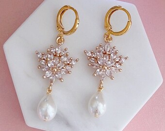 Pearl Earrings/ Bridal Earrings/ Wedding Earrings/ Statement Earrings