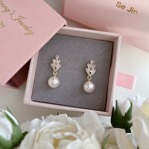 Dainty Round Pearl Droplets Earrings/ Bridal Earring/ CZ Paved Leaf Earrings