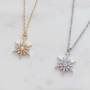 Collar de estrella de ópalo/Delicado collar con dije de estrella/Regalo especial para ella