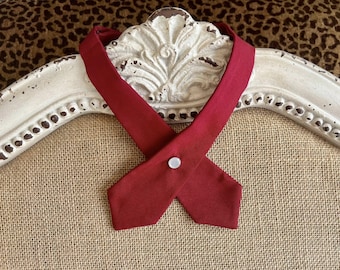 Corbata cruzada estilo francés