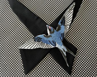 Swallow Criss-Cross Tie
