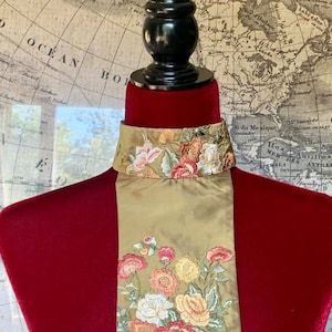 Embroidered Avant-Garde Silk Tie/Jabot