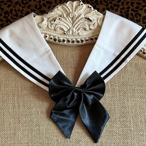 Minimalist Sailor Collar
