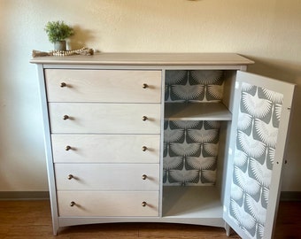 FREE SHIPPING & Local Delivery!!! Gorgeous Solid Wood Light Gray/Natural Pottery Barn Dresser!!!