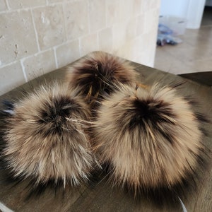 Natural real fur pompom for hat with snap, Raccoon fluffy large fur pom pom for beanie, Huge pom poms, Big size pom pom image 1