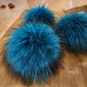 Fur pompom for hat with snap, Free Shipping from USA, Raccoon fluffy pom for beanie, Large pom 6 inch, Genuine fur