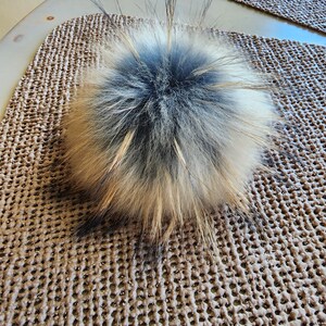 Natural real fur pompom for hat with snap, Raccoon fluffy large fur pom pom for beanie, Huge pom poms, Big size pom pom image 5