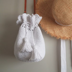 Crochet Scallop Bucket Bag crochet pattern pdf instant digital download image 2