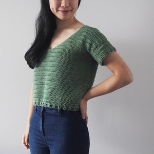 Crochet V-neck Top Modern T-shirt Easy Tee Crop Crochet pattern pdf instant digital download for the frills image 5