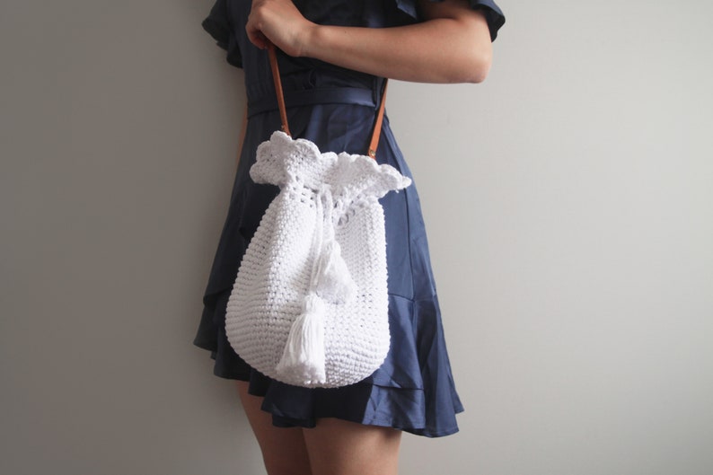 Crochet Scallop Bucket Bag crochet pattern pdf instant digital download image 3