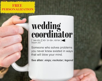 Lustiger HOCHZEITS-KOORDINATOR Geschenk-Becher für Männer und Frauen l Zum Geburtstag, Wertschätzung, Dankesgeschenk, eine personalisierte benutzerdefinierte Namenskaffeetasse