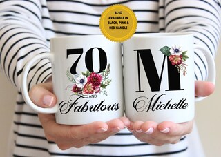 Tazza Personalizzata Per 70° Compleanno | Ceramica 330 Ml Con Nome E Scritta 'Benvenuto Nel Mondo 70' | Regalo Unico
