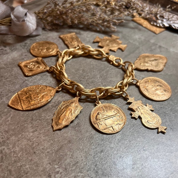 Religiöses Bettelarmband | Antike Replik | Bronze Ton | Katholische Medaillen | Krone der Gnade Designs |