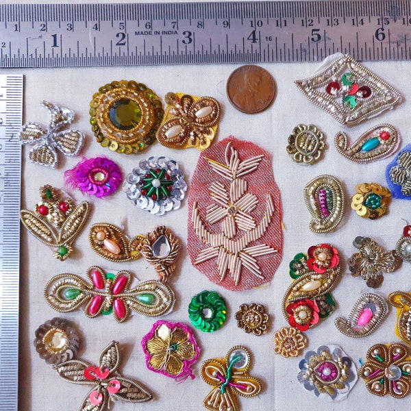 TRÈS RARE Lot antique vintage Sari PETITE APPLICATION Appliques 30 Pcs Zardosi Sequined C309