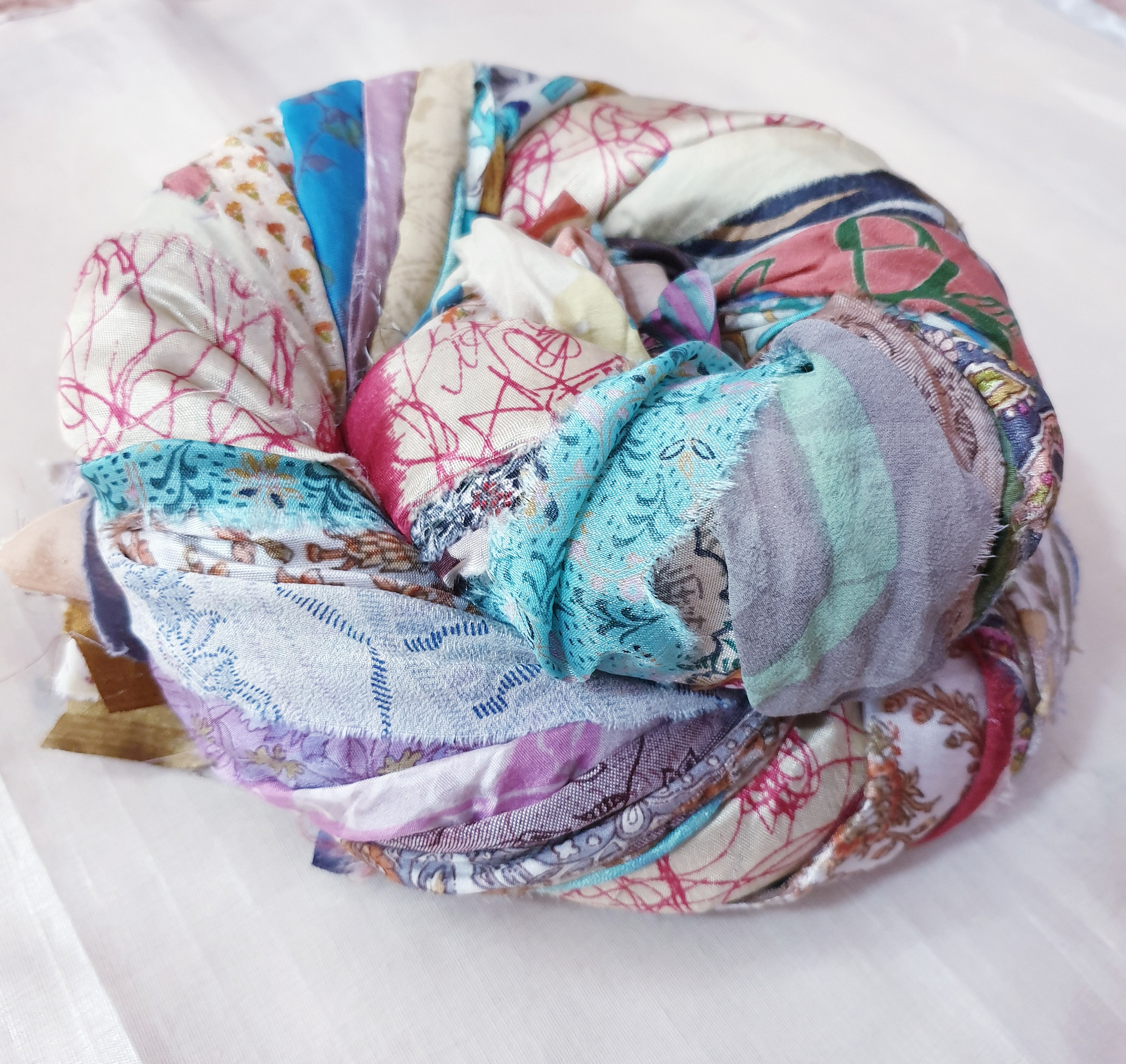 Vintage Fabrics Crafts 42 Yards Unstitched Silk Sari Ribbon Yarn Tassels  SKEINS Mixed Shades Journal Scrapbook Craft Project Decor Strips India lot