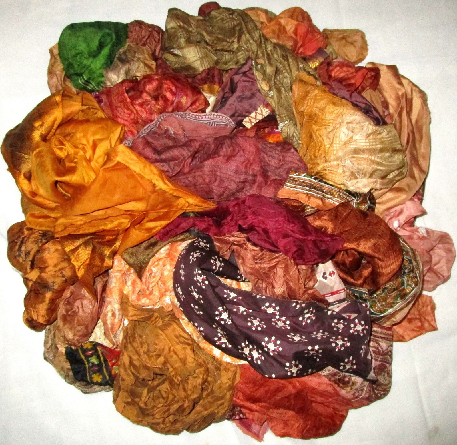 LOT ART SILK Antique Vintage Sari REMNANT Fabrics 100 GRAMS CRAFT DOLL QUILT 3 