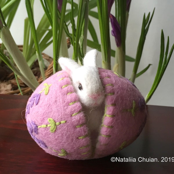 Needle felted Easter egg with bunny Gift Waldorf inspired Spring Nature table Easter Decorations