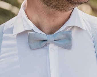 Men's bow tie light blue