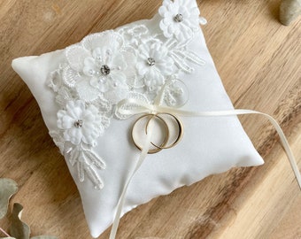 Wedding ring pillow | personalized | Annie