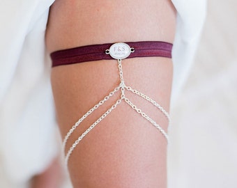 Liga Sra. Katie con cadena para pierna, color plata: Personalizada con iniciales y fecha