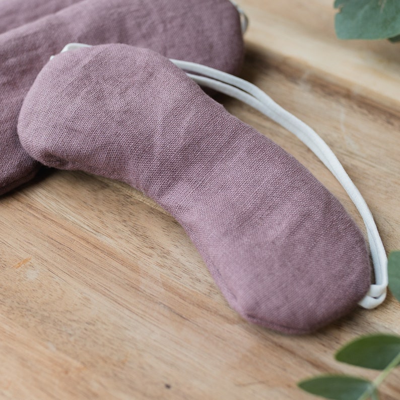 Linen sleeping mask with lavender image 2