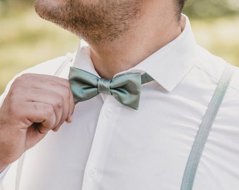 Men's bow tie sage