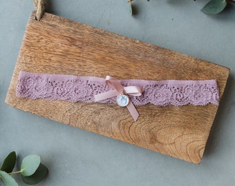 Garter Cecila made of dusky pink lace