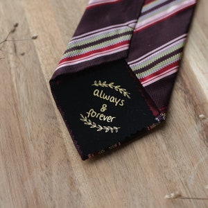 Écusson cravate noire avec votre propre écriture image 6