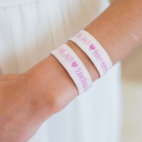 Braccialetto damigella d'onore, personalizzato, addio al nubilato, regalo per damigella d'onore, braccialetto damigella d'onore, nome, sposa, madre della sposa, regalo per donne, migliore amica - Italia