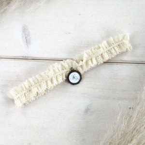 Garter Alba made of delicate organic lace