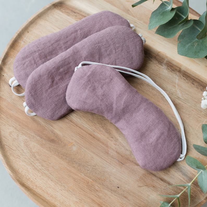 Linen sleeping mask with lavender image 1