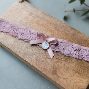 Garter Cecila made of dusky pink lace image 2