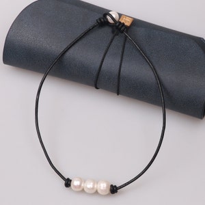 Three pearls choker leather necklace for women,Pearl Leather Jewelry,Handmade Freshwater Pearls Choker 16 inch