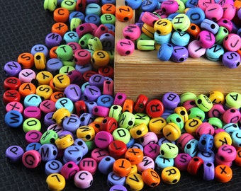 Letter Beads colorful Alphabet Beads Mixed Acrylic English ABC Bead, Spacer Beads 4*7 mm Round Name Bead for Bracelet Jewelry DIY Making 100