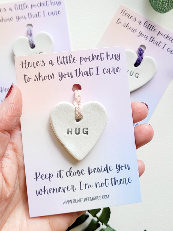 OEHEDOU Pocket Hug Token - Long Distance Relationship Gift, Stainless Steel Keepsake With Velvet Bag, Silver