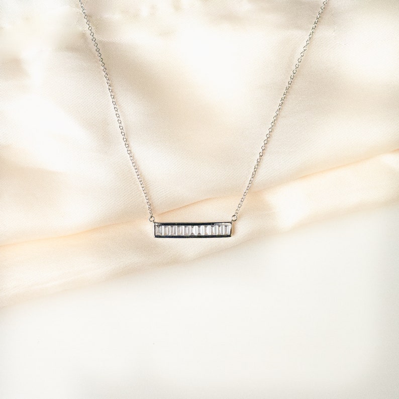 Zierliche Baguette-Cut Bar Halskette, Minimalist Layering Halskette, gold silver necklace, mindfulness Geschenk Bild 3
