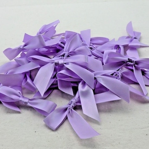 Nœuds lilas prêts à l'emploi