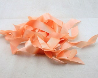 Peach Ribbons > 26cm length