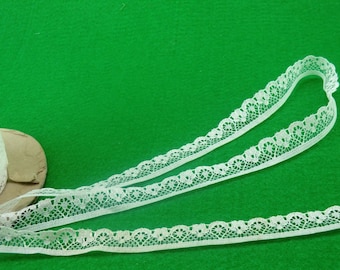 Vintage White Lace 16mm, floral, ribbon trimming, wedding, sewing, scrapbook, bridal