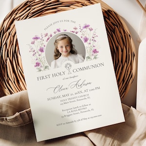 Modèle d'invitation à la première communion avec des fleurs sauvages roses • TÉLÉCHARGEMENT IMMÉDIAT • Modèle modifiable et imprimable