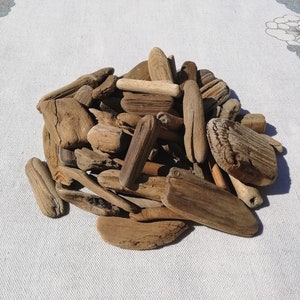 Drift wood Odd DYI Branches Lot Bundle of 52 different lengths 1-2.7&quot; Home decor DIY Sticks Drift wood Supply for Sculpture Arts Crafts