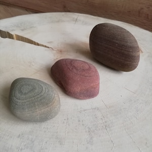 Granit Sea pebble Set of 3 Unique striped Sea Stones Unique Gift Table Decor Paperweights Sea Pebble Art Rock Meditation Stone