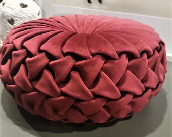 Round velvet pillow// Handmade round velvet cushion// Decorative red luxury pillow // Canadian smocking round cushion