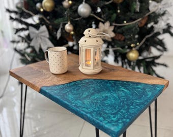 Walnut wood and turquoise epoxy coffee table / Side table / End table / drink Table/ End table / Small table