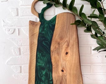 Live Edge Charcuterie Board/Walnut Wood Dark Green Epoxy Resin River Serving Board/Anniversary/Personalized Gift/Cutting board